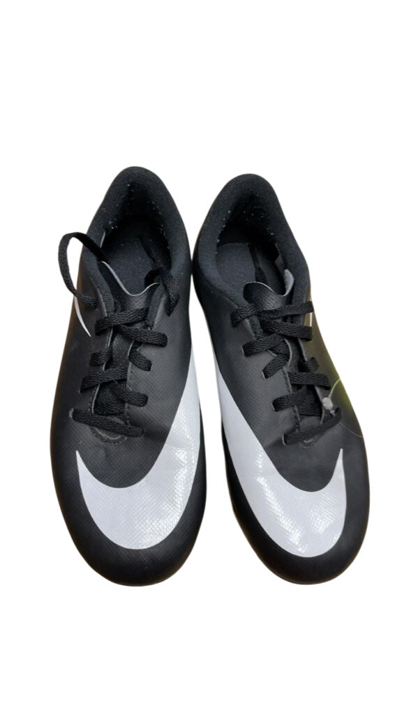 Nike Kids Soccer Cleats - Black/White - Size 1