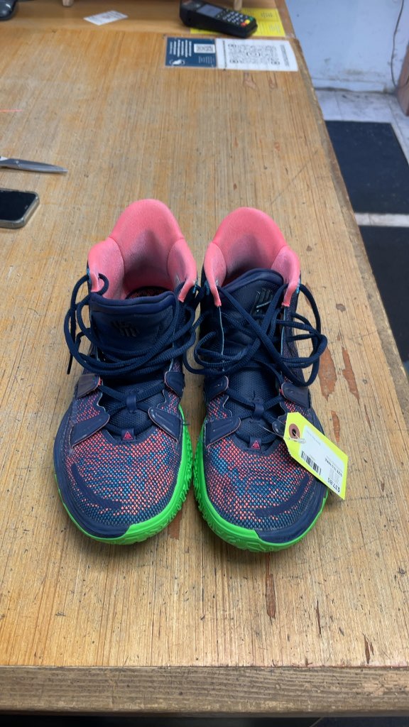 Nike Kyrie 7 Special FX Basketball Shoes - Size 10.5