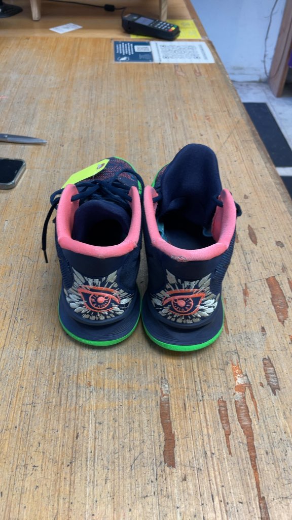 Nike Kyrie 7 Special FX Basketball Shoes - Size 10.5