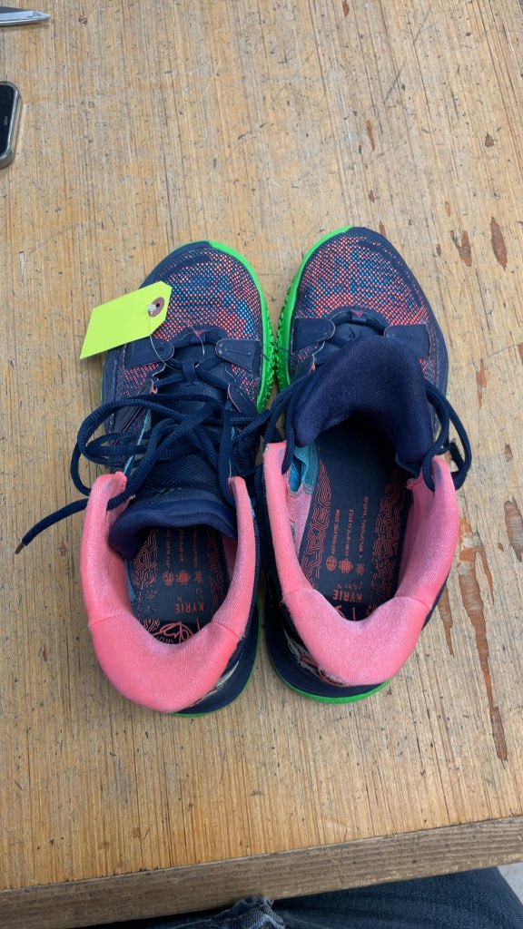 Nike Kyrie 7 Special FX Basketball Shoes - Size 10.5