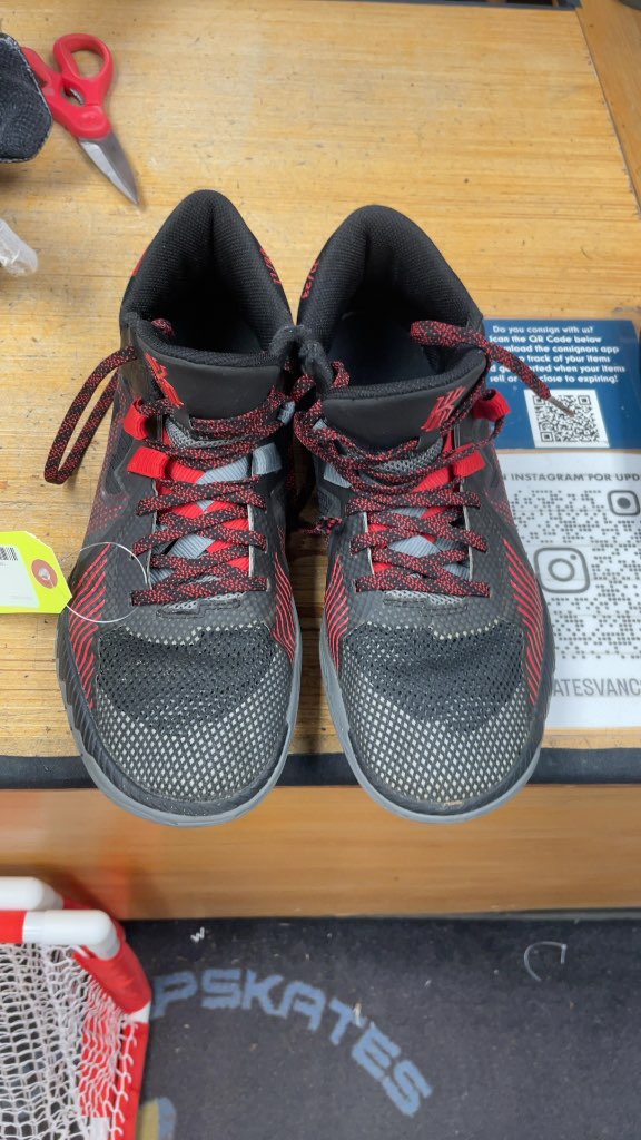 Nike Kyrie Flytrap Basketball Shoes - Red/Black - Size 11