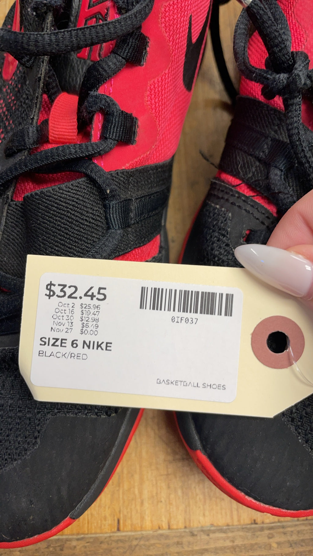 Nike Kyrie Size 6 Basketball Shoes
