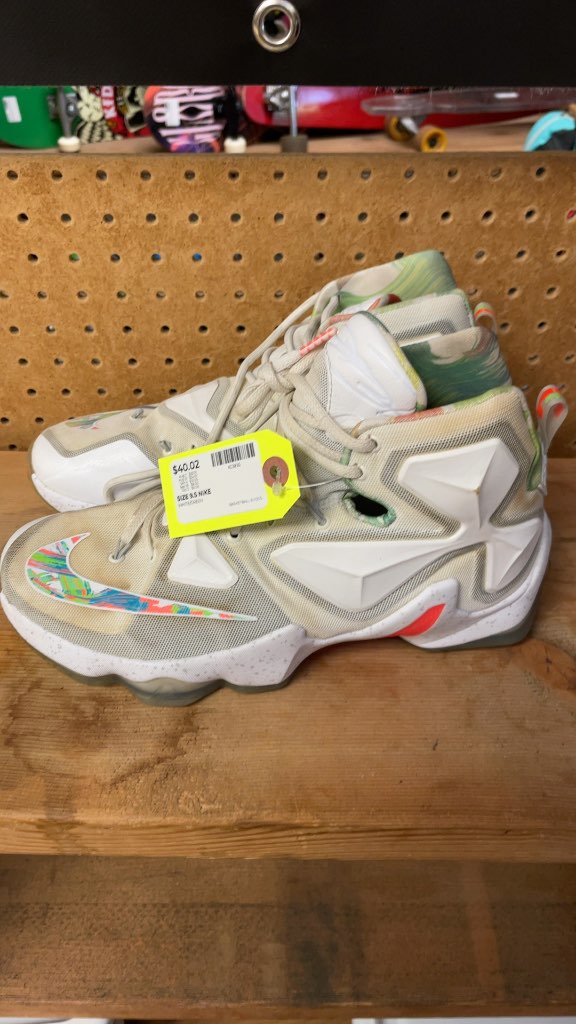 Nike LeBron 13 Basketball Shoes Size 9.5