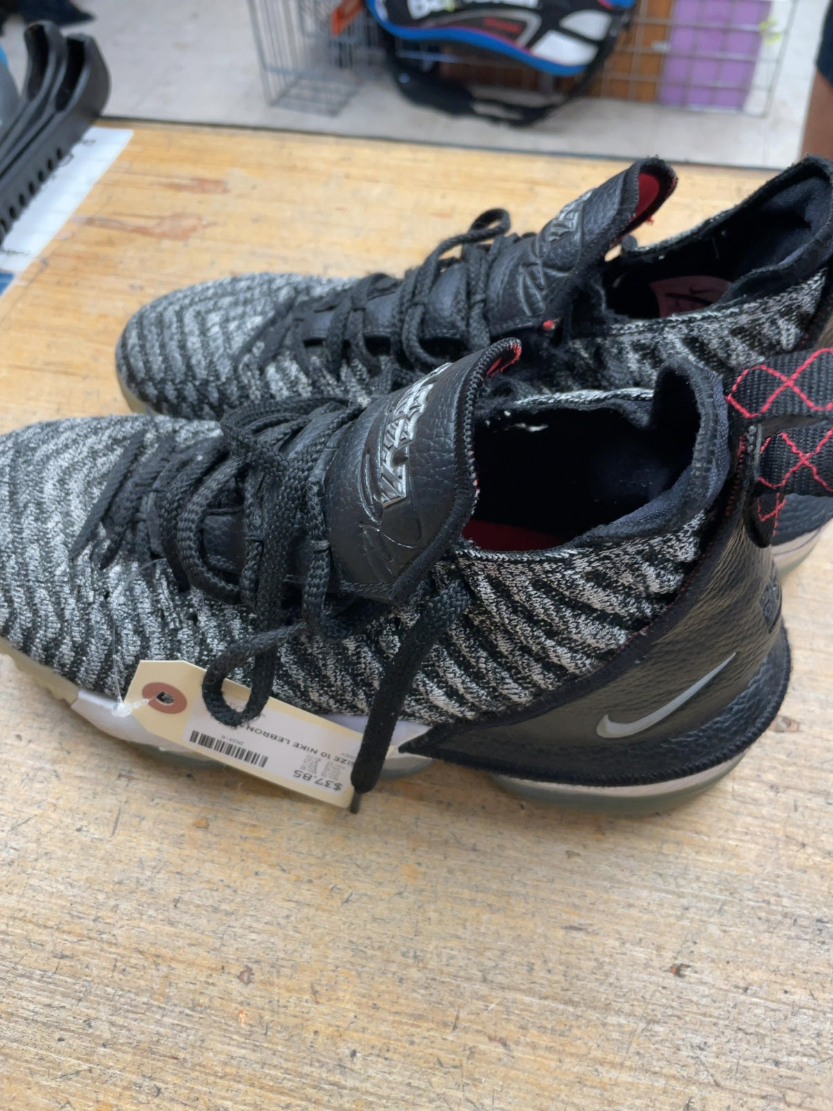 Nike LeBron 16 Size 10 Basketball Shoes