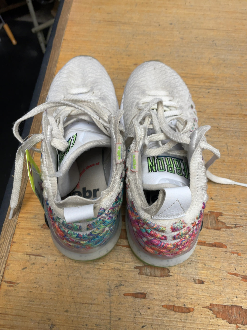 Nike LeBron 17 7Y White Basketball Shoes