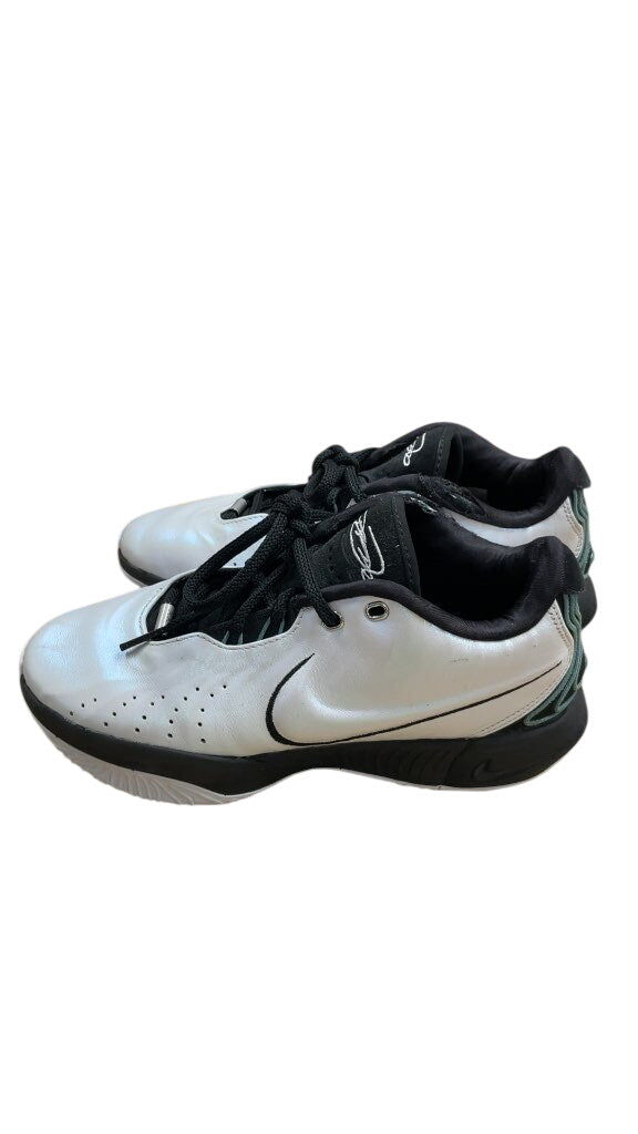 Nike LeBron Witness Basketball Shoes - Size 7