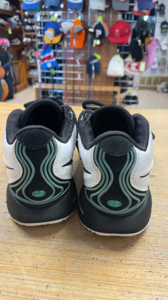 Nike LeBron Witness Basketball Shoes - Size 7