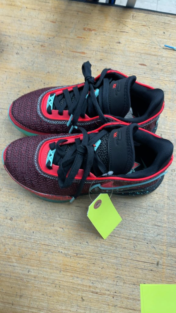 Nike LeBron XX Basketball Shoes - Size 4