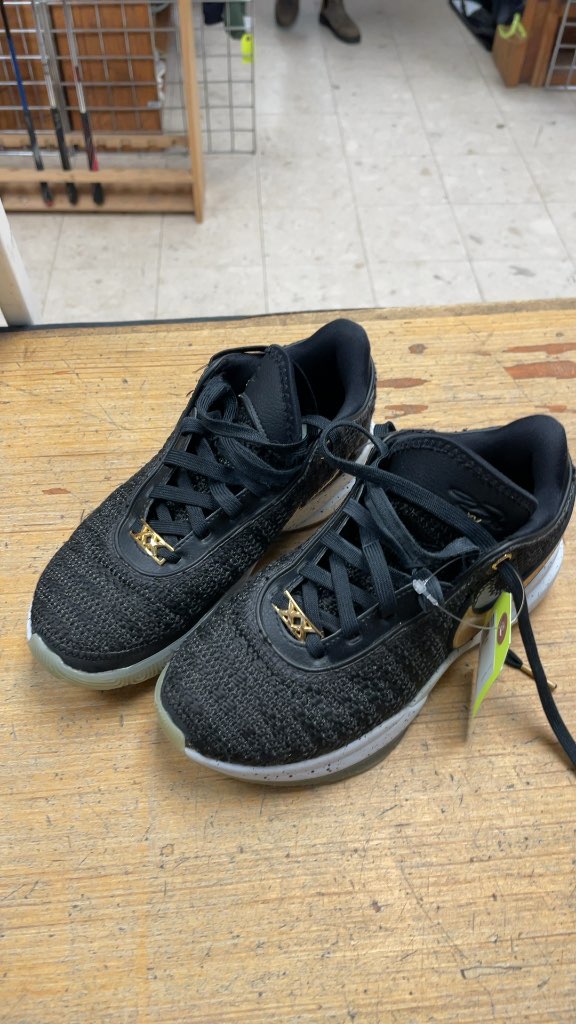Nike LeBron XX GS Basketball Shoes Black/Gold Size 3.5