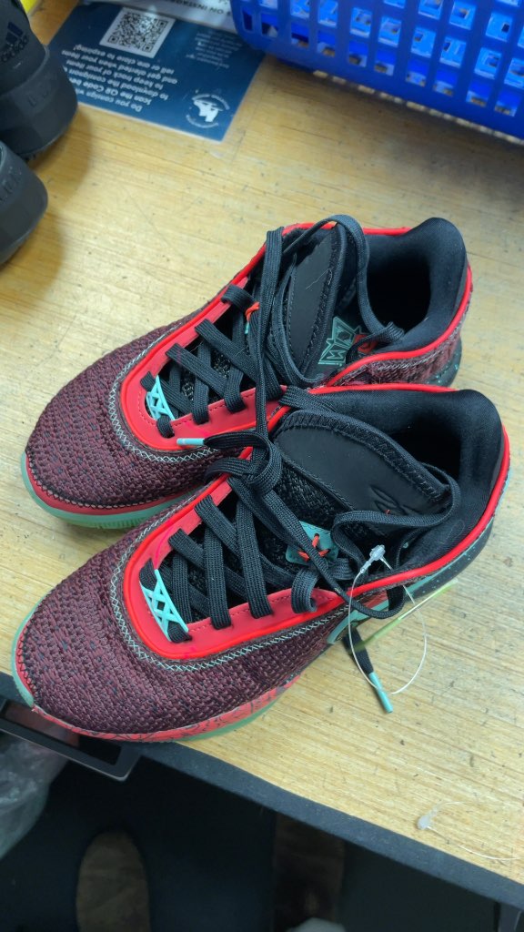 Nike LeBron XX Pink Diamond Collection Basketball Shoes - Size 3.5