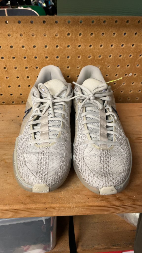 Nike Mamba Fury Basketball Shoes - Size 9