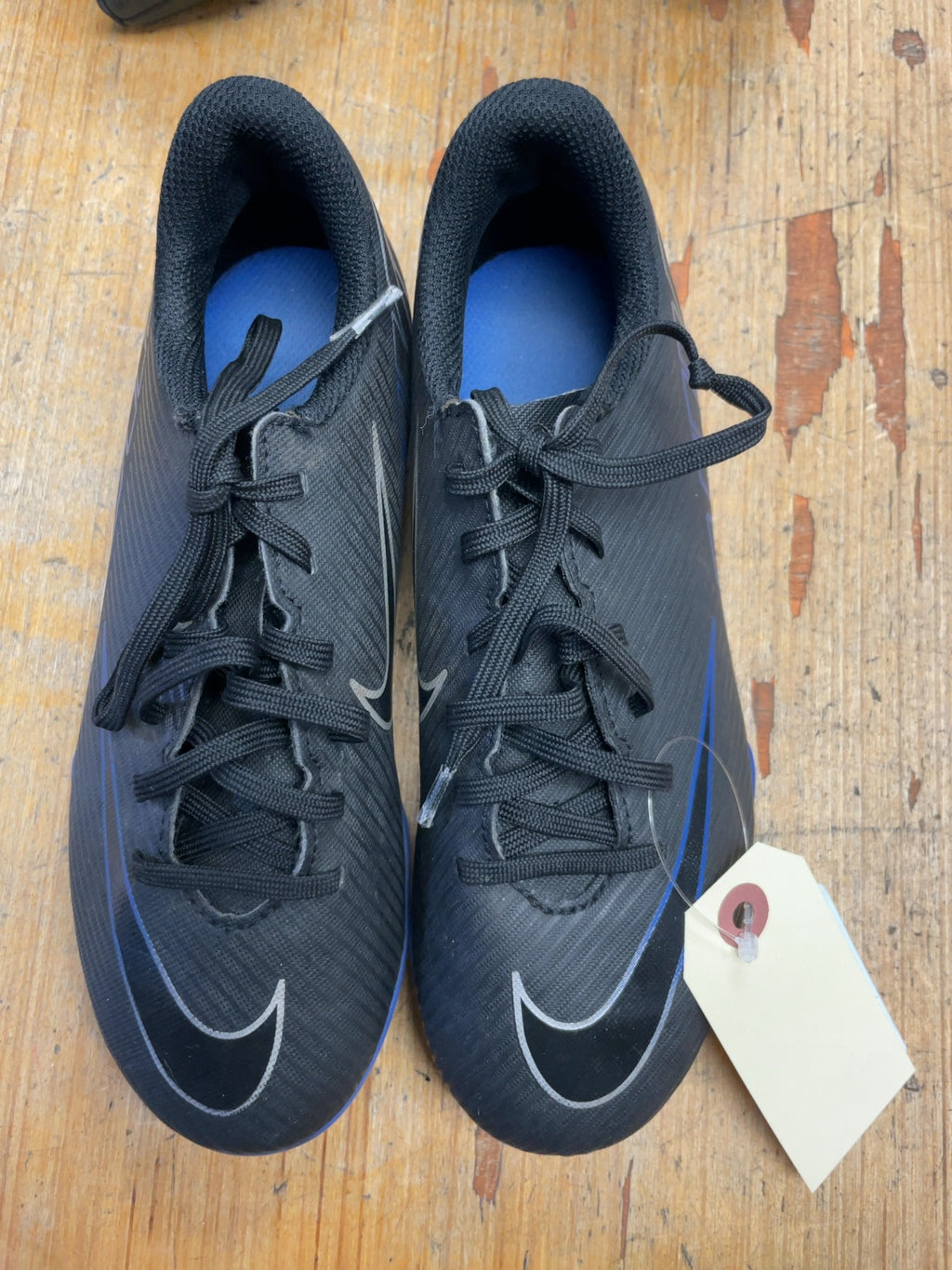 Nike Mercurial Vapor 15 Club Size 3Y Soccer Cleats