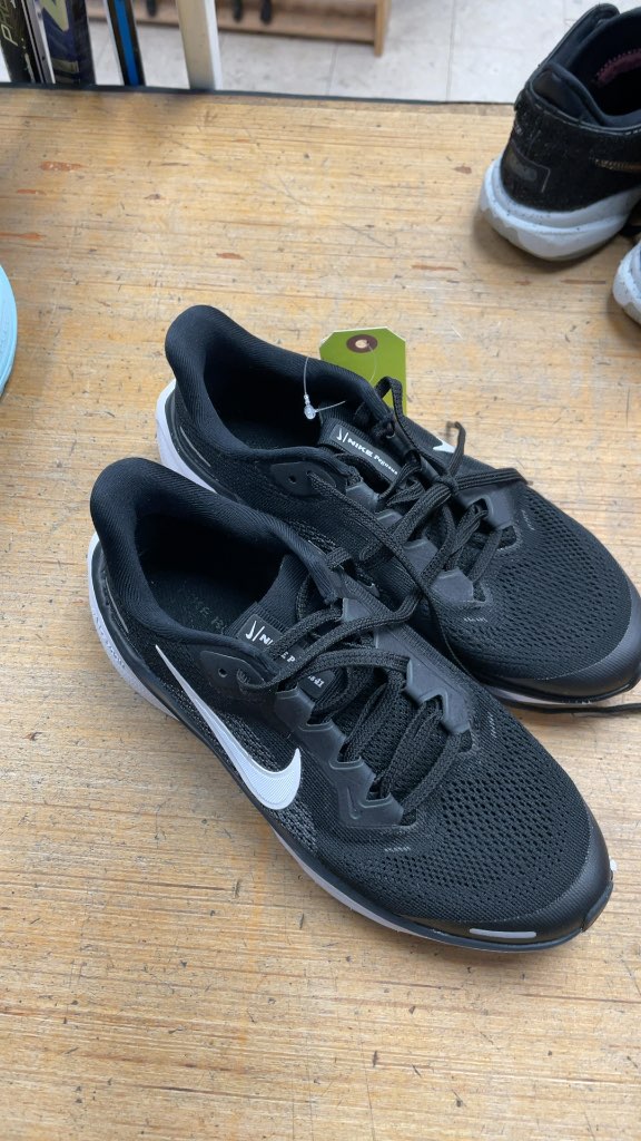 Nike Pegasus Running Shoes - Size 4