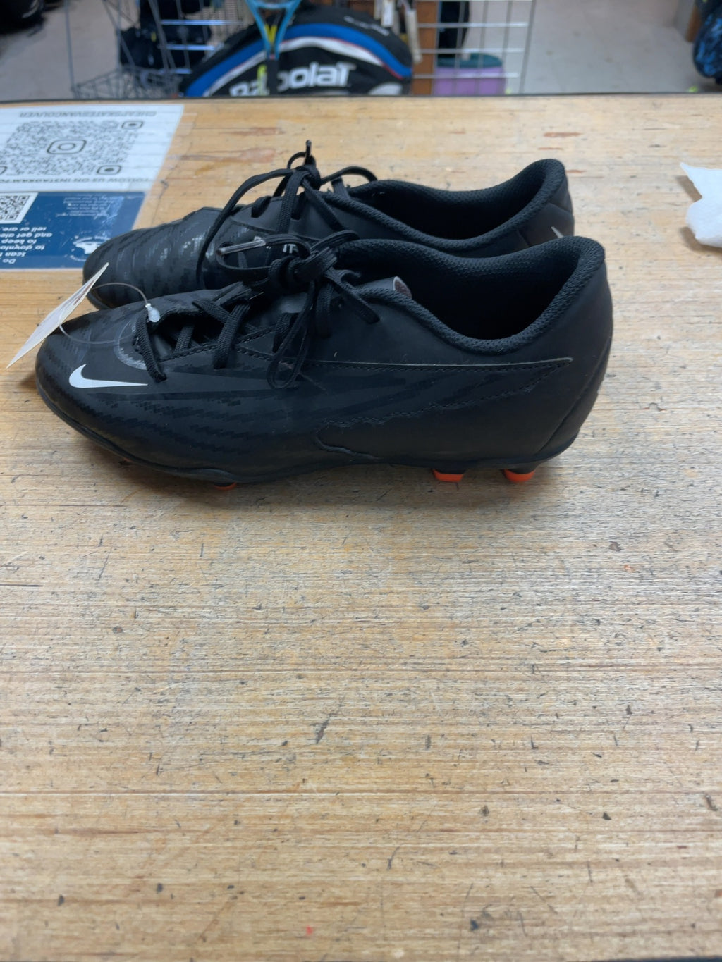 Nike Phantom GT Size 5.5 Black/Orange Soccer Cleats