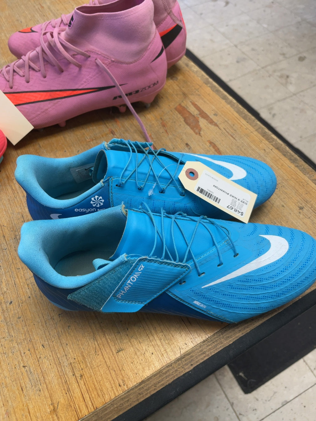 Nike Phantom GX Size 9 Blue Soccer Cleats