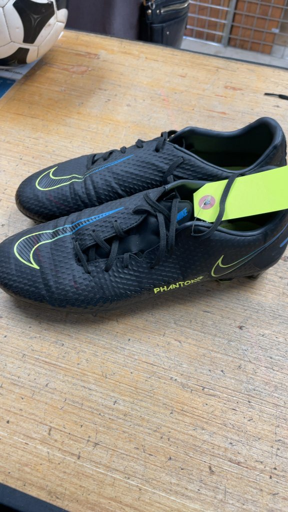 Nike Phantom Soccer Cleats