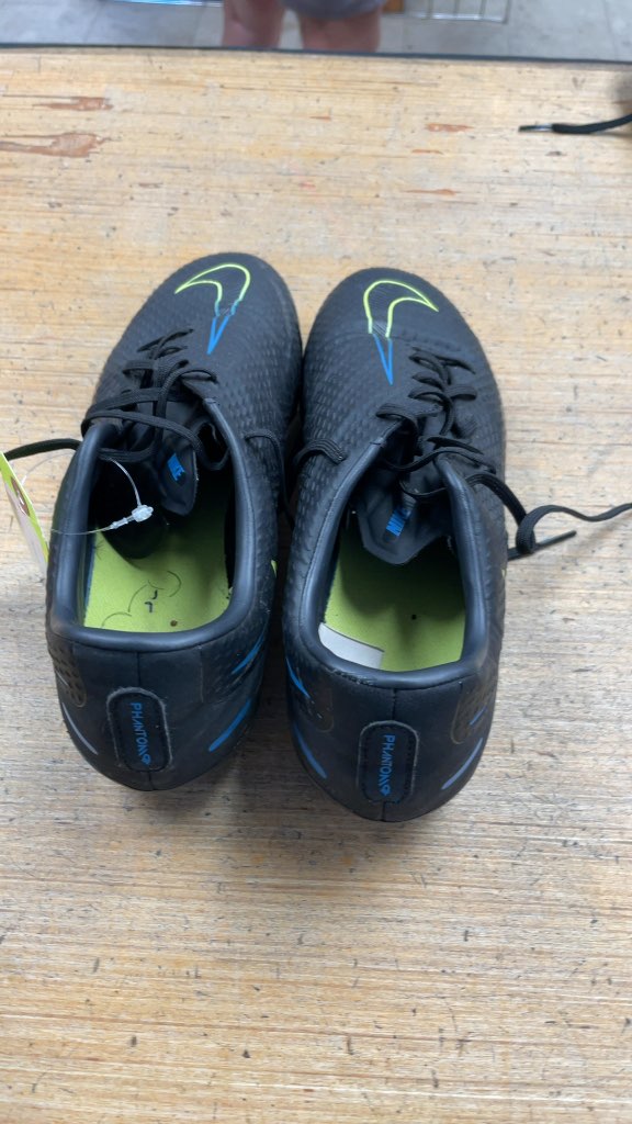 Nike Phantom Soccer Cleats