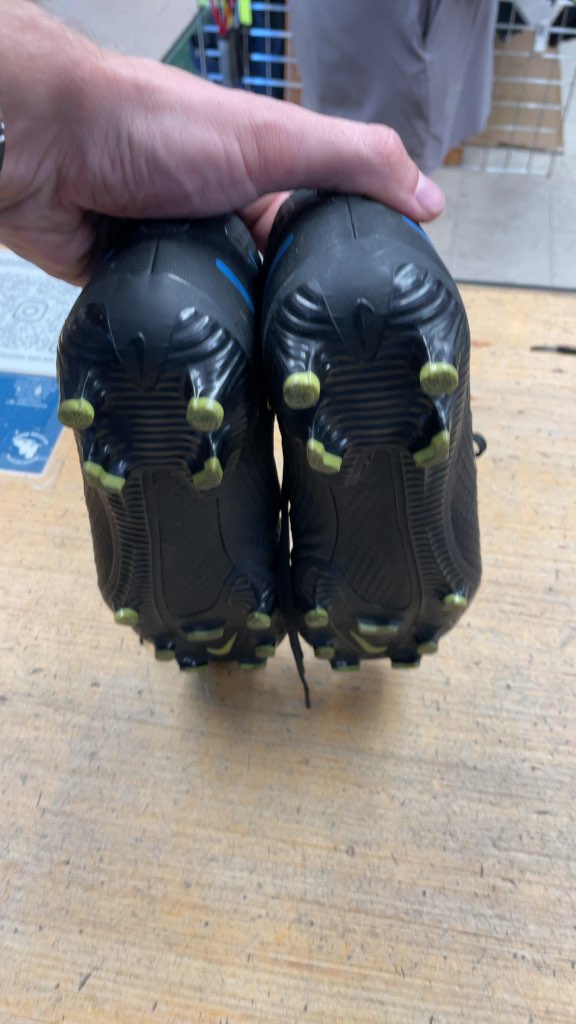 Nike Phantom Soccer Cleats