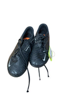 Nike Phantom Soccer Cleats - Size 4.5