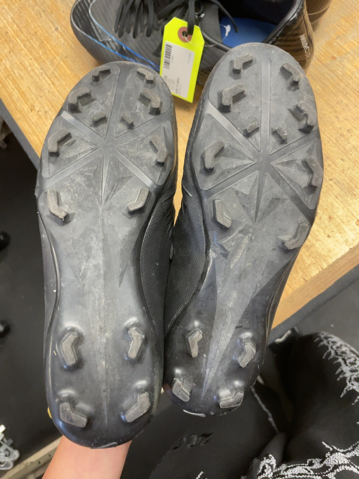 Nike Phantom Venom Size 8 Soccer Cleats