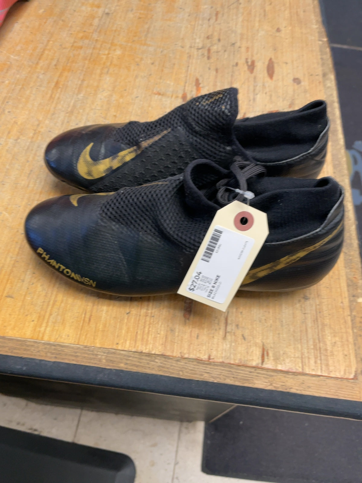 Nike Phantom VSN Size 8 Soccer Cleats