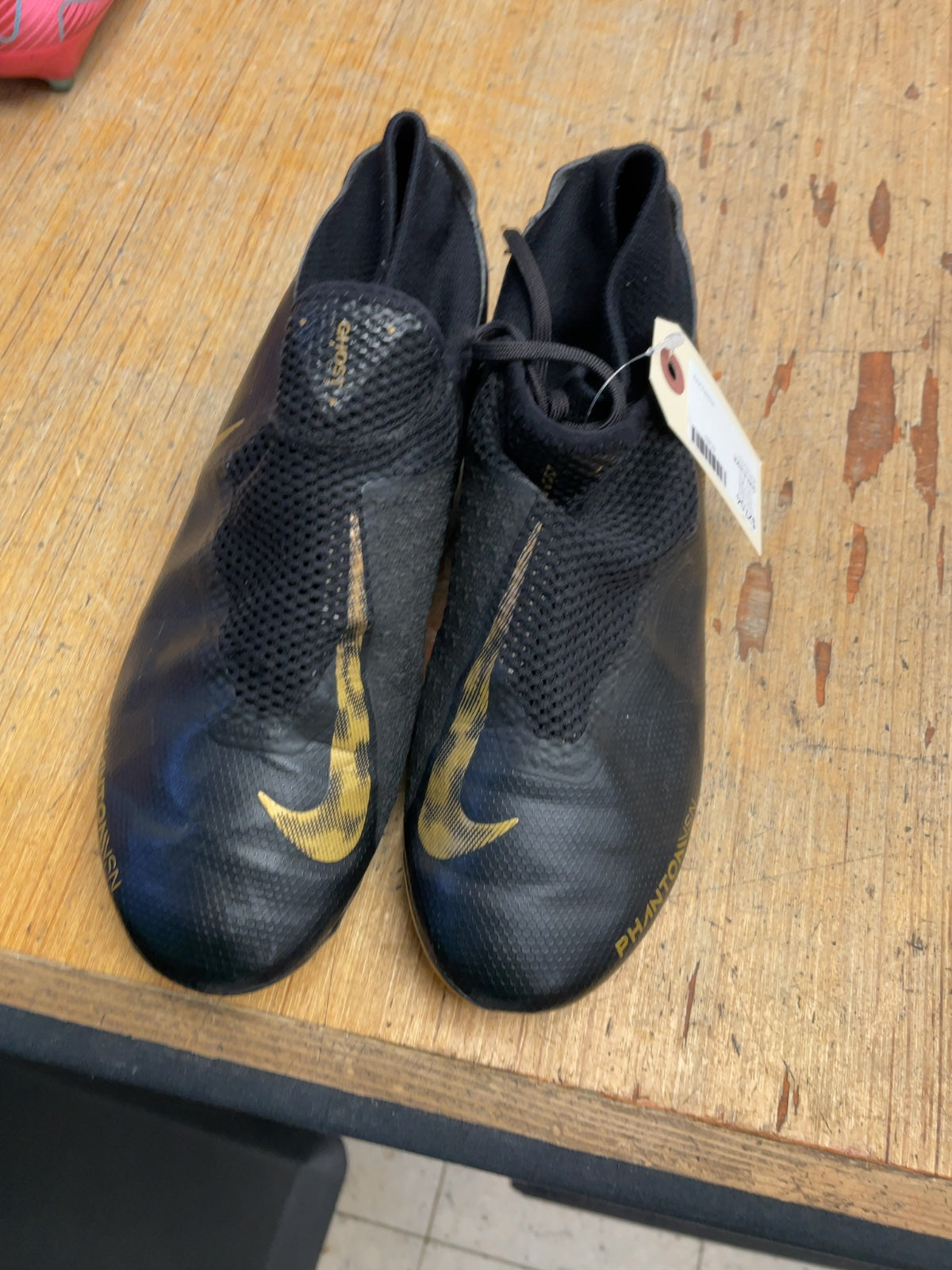 Nike Phantom VSN Size 8 Soccer Cleats