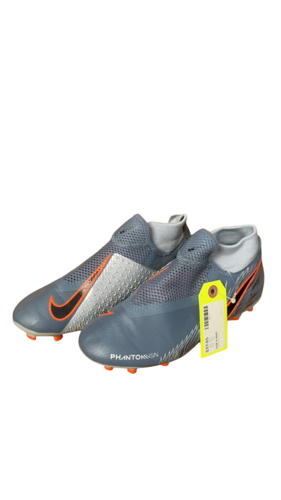 Nike Phantom VSN Soccer Cleats - Size 6