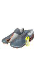 Nike Phantom VSN Soccer Cleats - Size 6