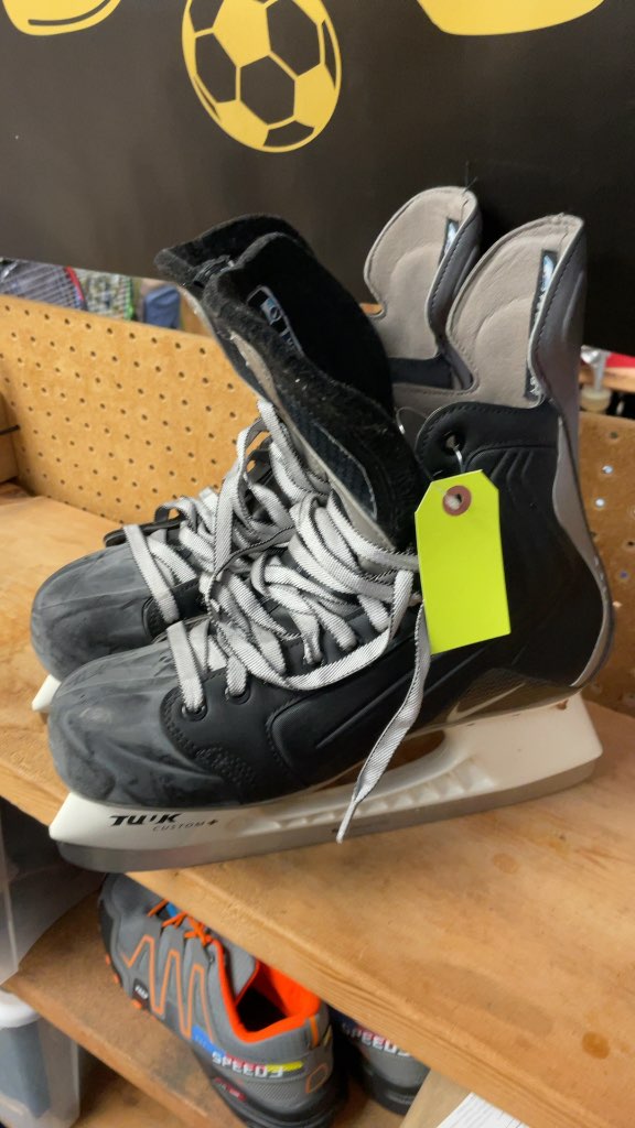 Nike Quest Zoom Air Hockey Skates - Size 11EE