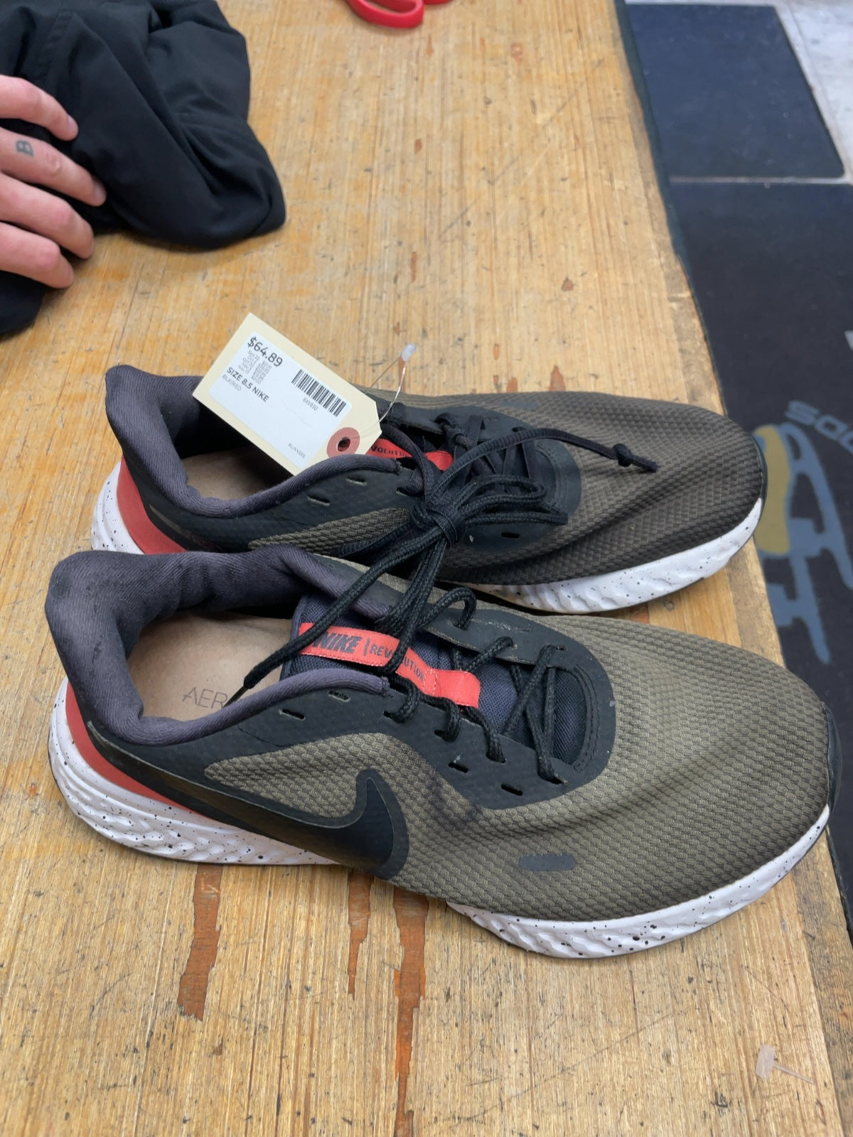 Nike Revolution 5 Size 8.5 W Running Shoes