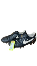 Nike Ronaldinho 10 Soccer Cleats - Size 9