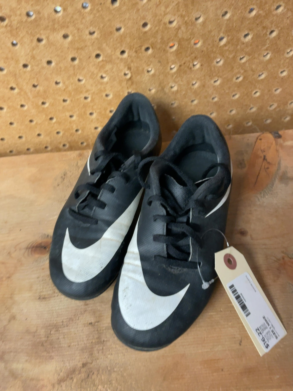 Nike Soccer Cleats Size 1 White/Black