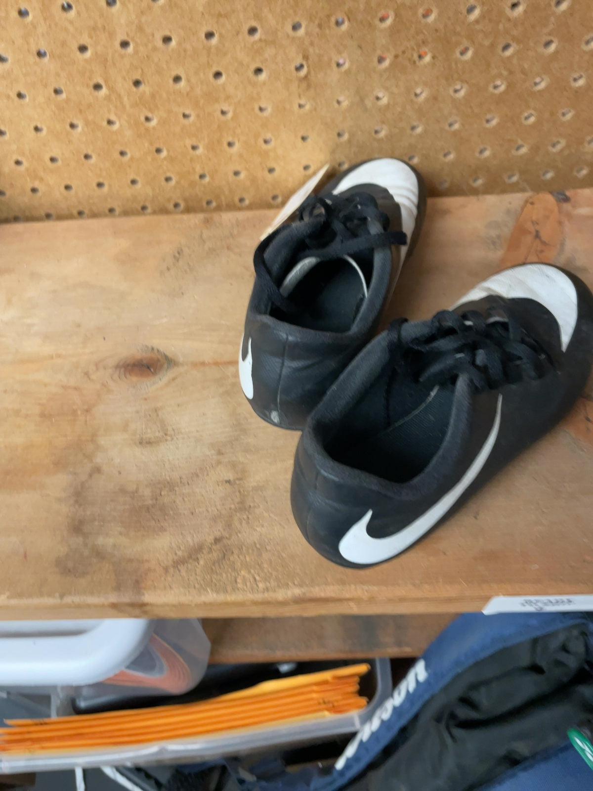 Nike Soccer Cleats Size 1 White/Black