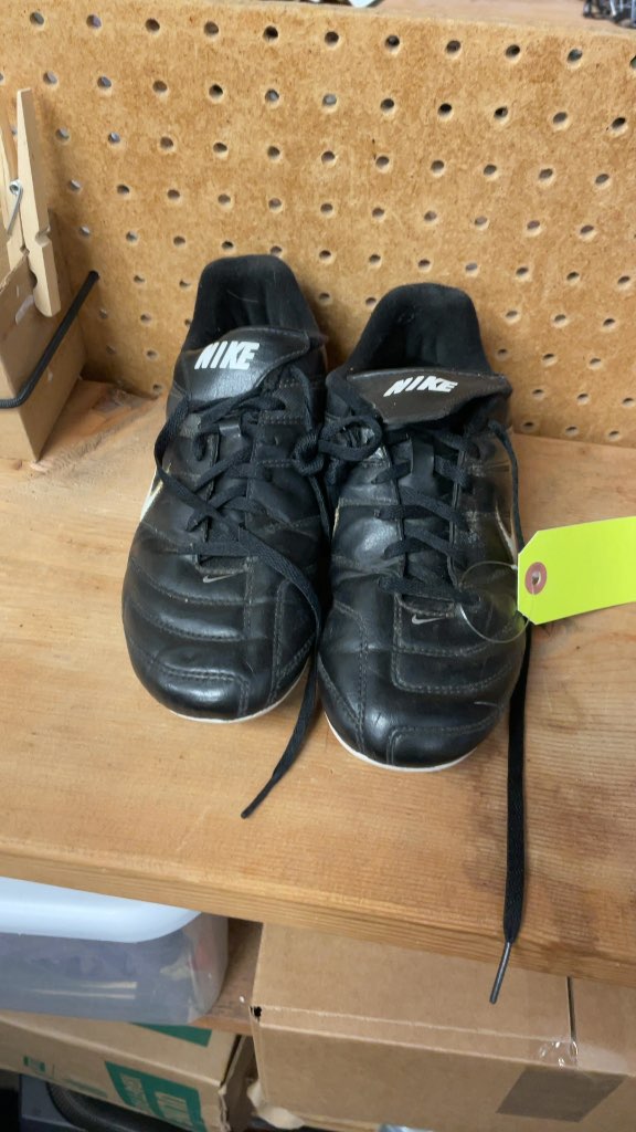 Nike Soccer Cleats Size 3.5 Black/White