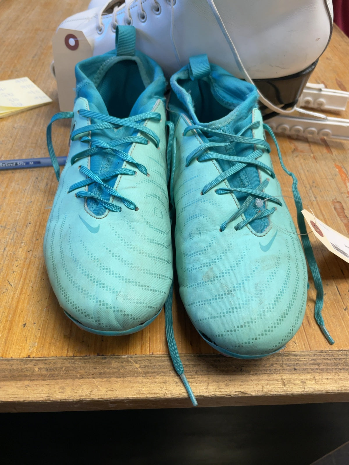 Nike Soccer Cleats Size 6 Blue and Pink