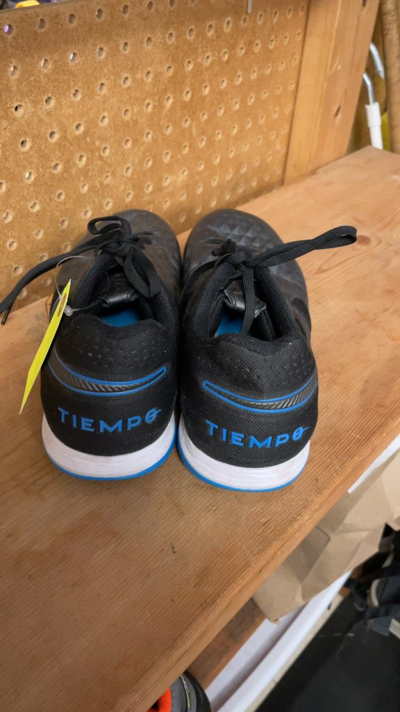 Nike Tiempo Indoor Soccer Shoes - Size 10.5 - Black/Blue