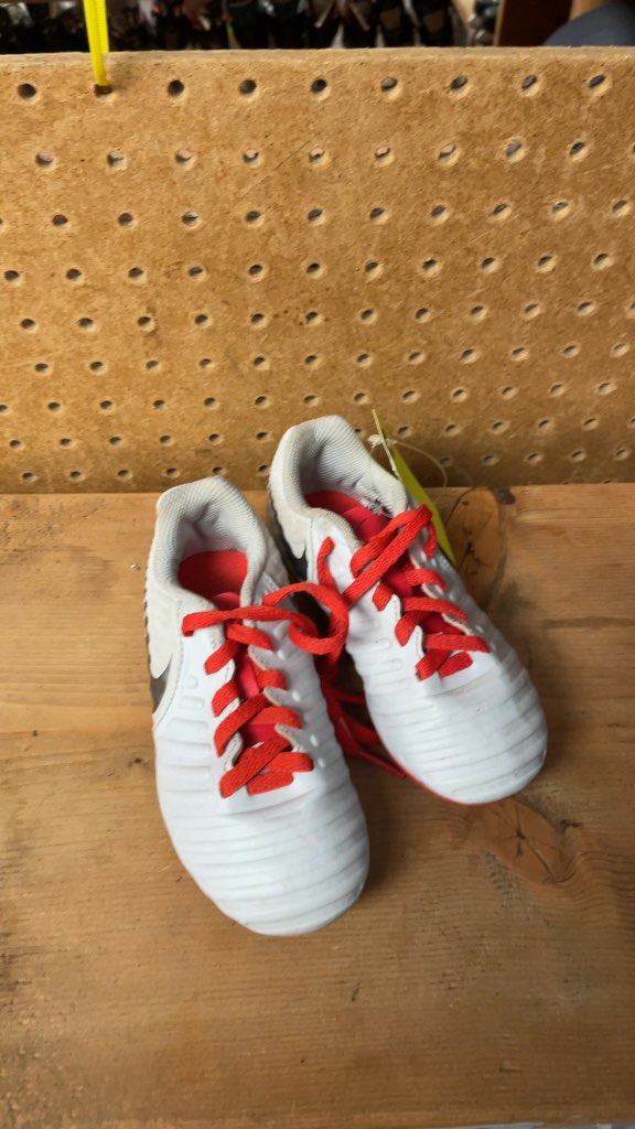 Nike Tiempo Kids Soccer Cleats - Size 9C