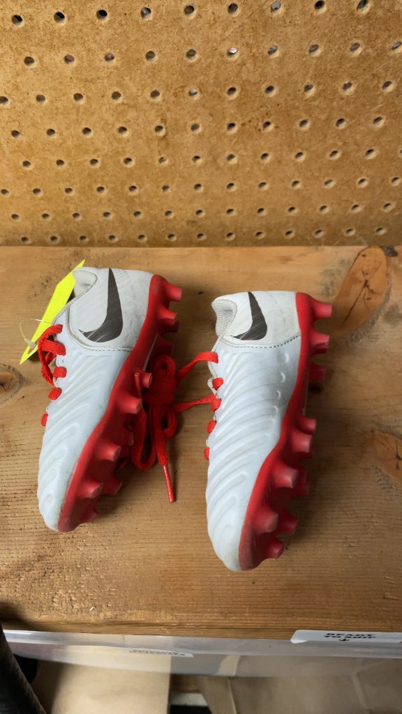 Nike Tiempo Kids Soccer Cleats - Size 9C