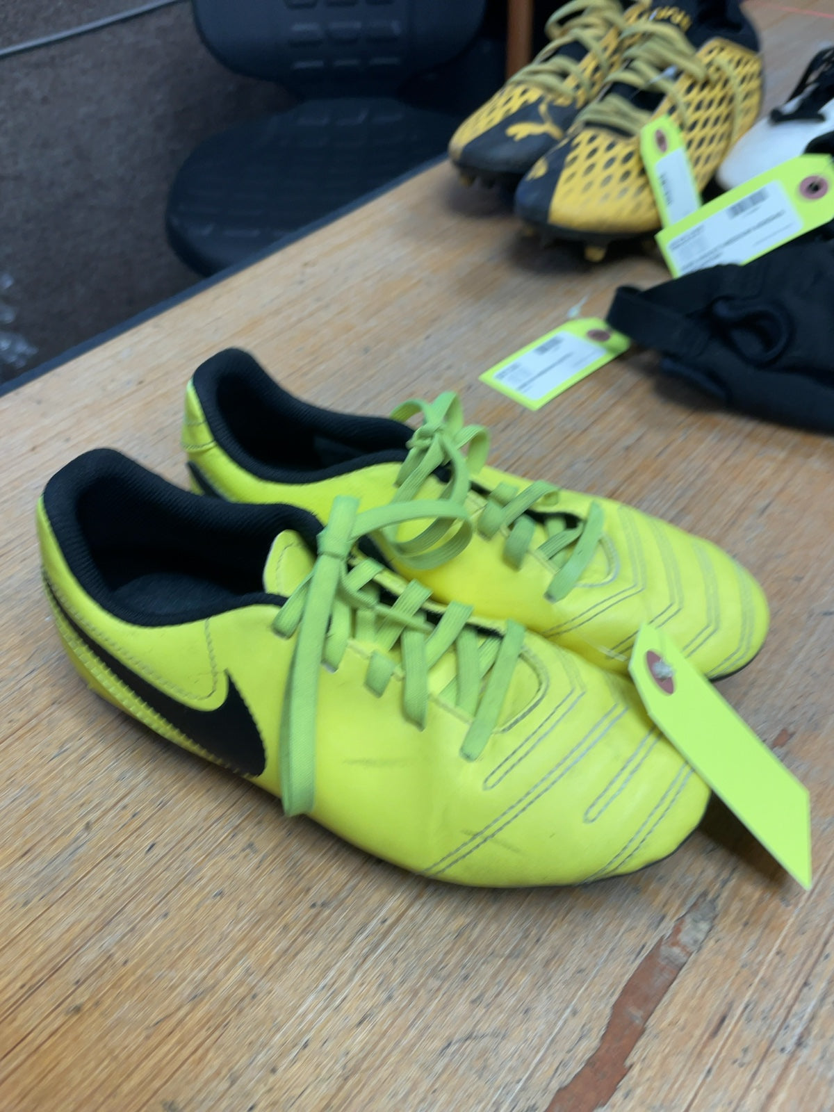 Nike Tiempo Size 2 Soccer Cleats