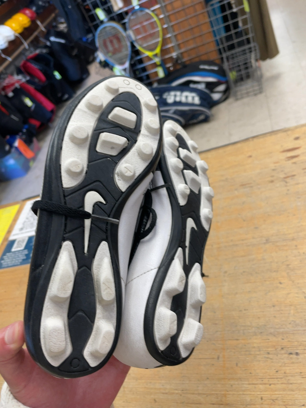 Nike Tiempo Size 4 Soccer Cleats Black/White