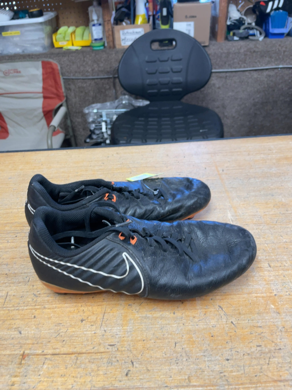 Nike Tiempo Size 5 Soccer Cleats