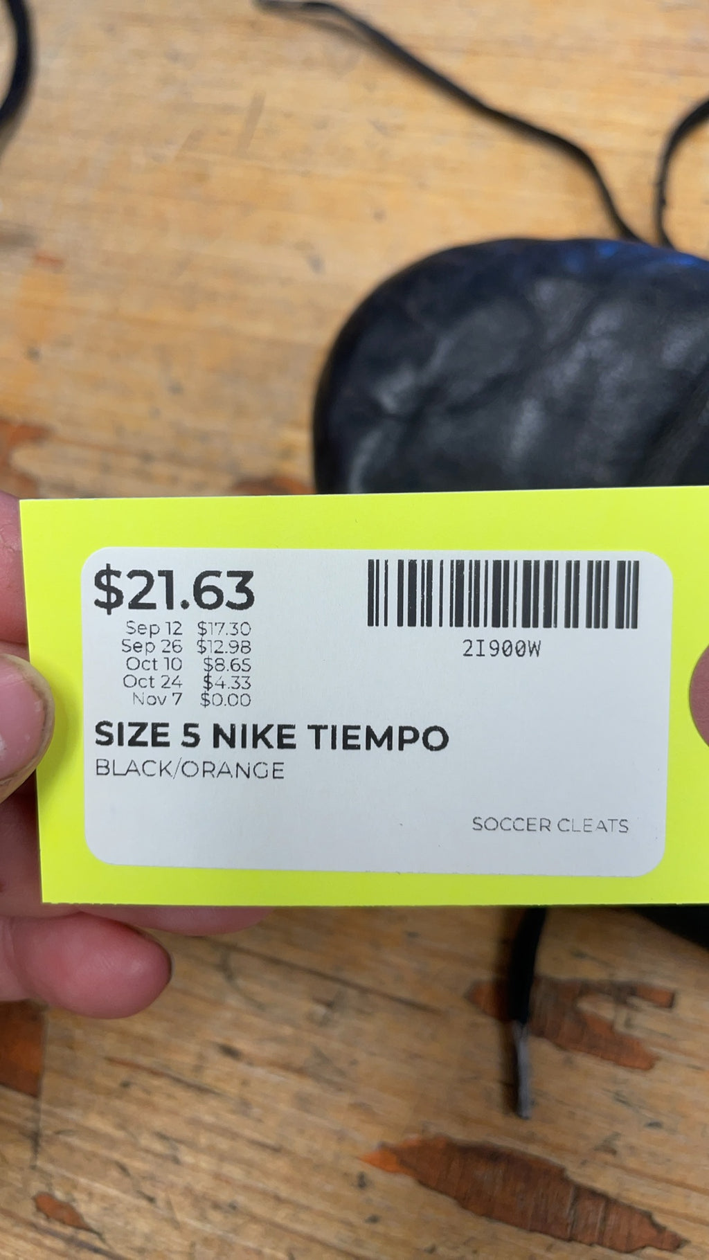 Nike Tiempo Size 5 Soccer Cleats