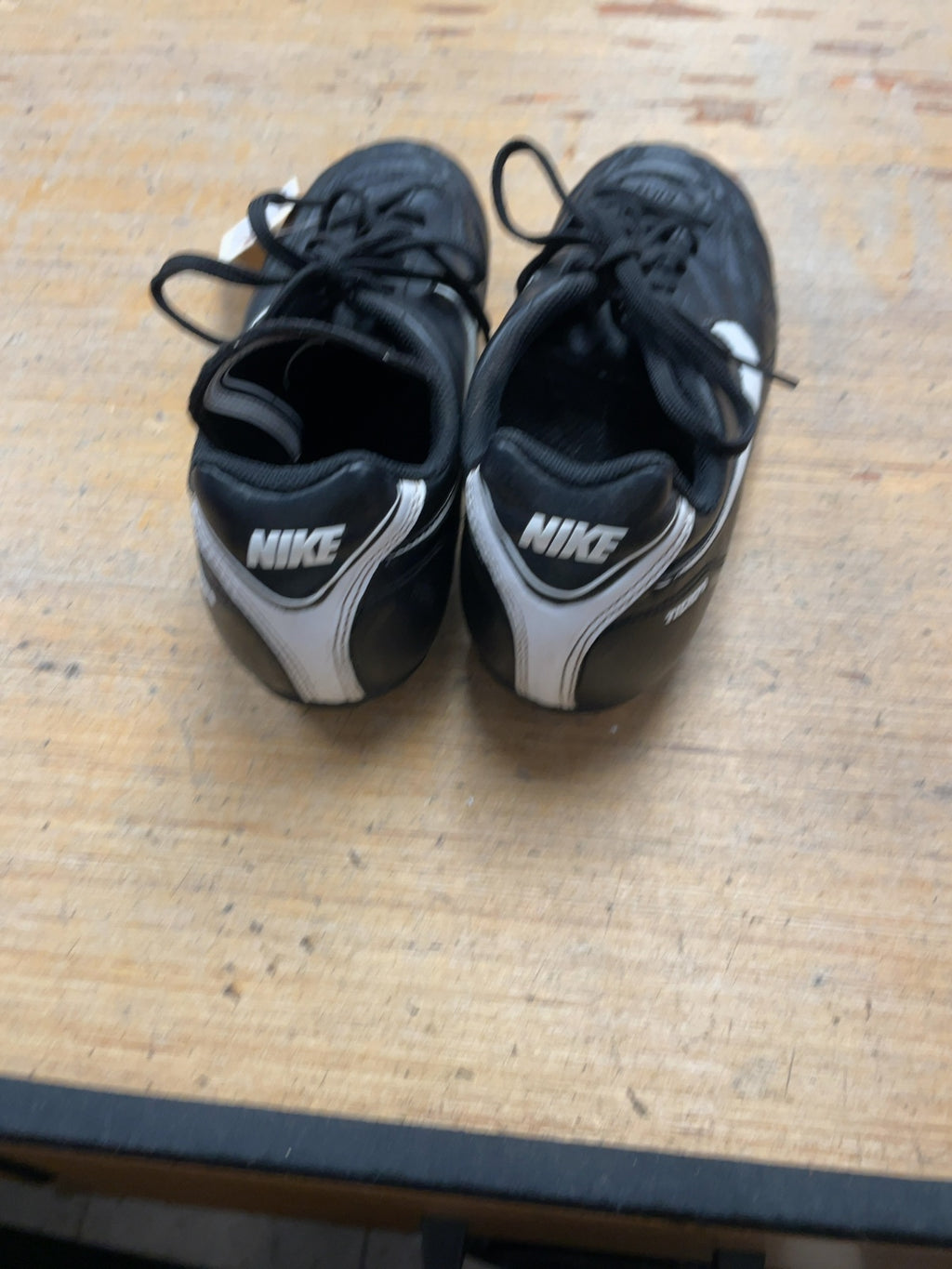 Nike Tiempo Size 5 Soccer Cleats