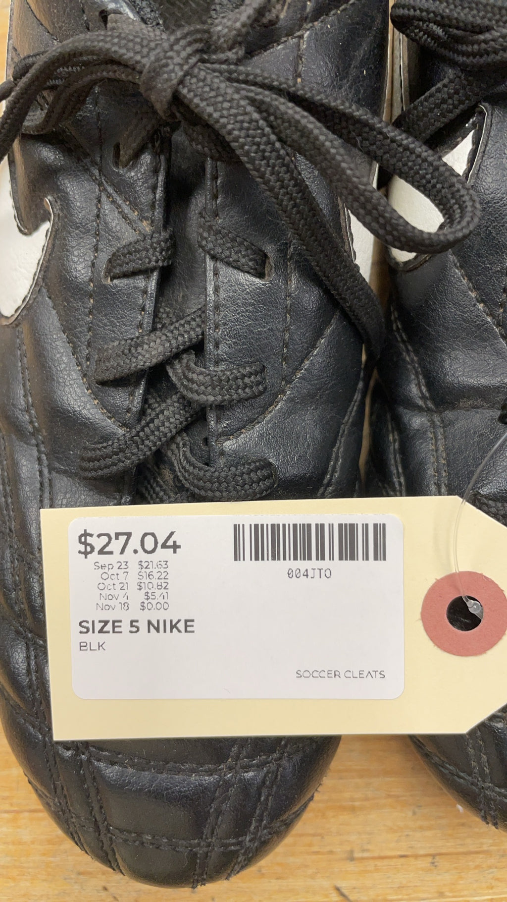 Nike Tiempo Size 5 Soccer Cleats
