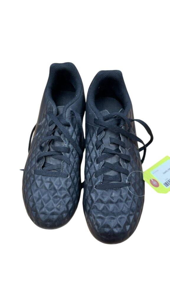 Nike Tiempo Soccer Cleats - Size 4