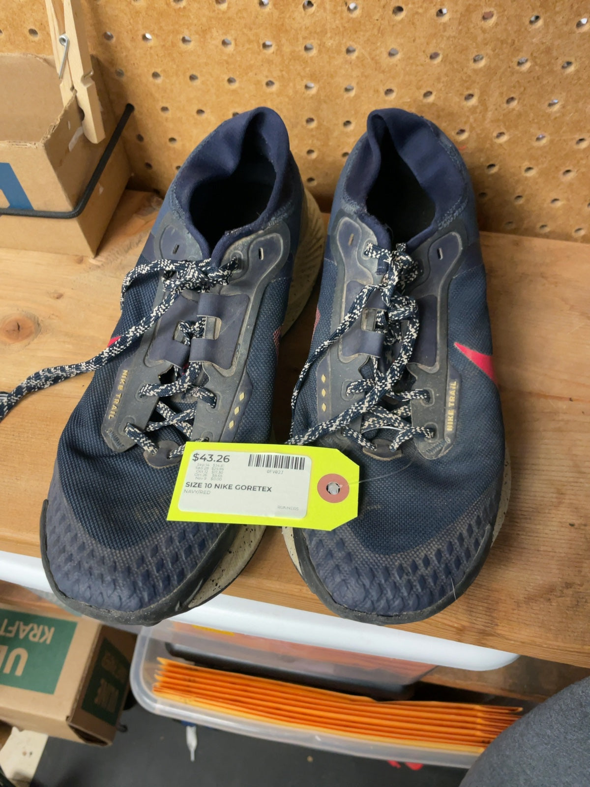 Nike Trail Gore-Tex Size 10 Navy/Red Running Shoes