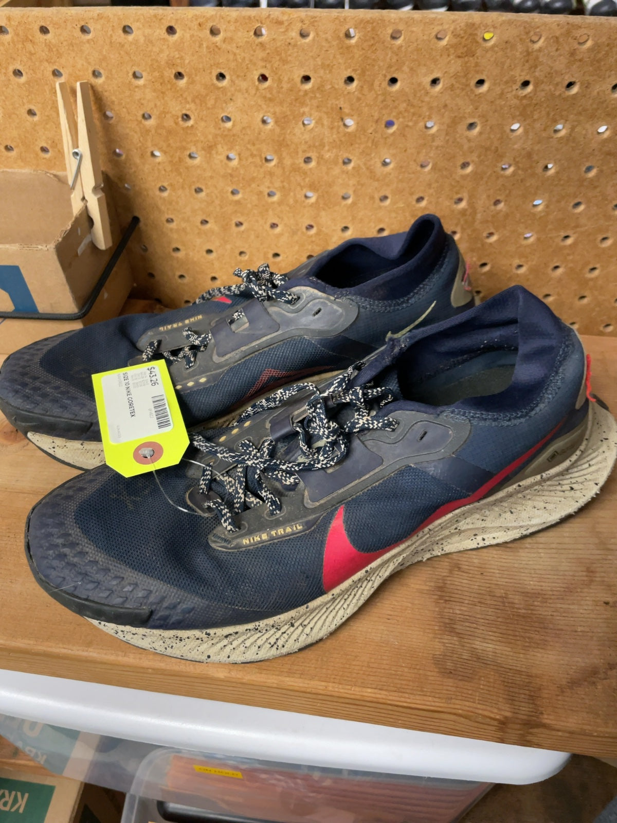Nike Trail Gore-Tex Size 10 Navy/Red Running Shoes