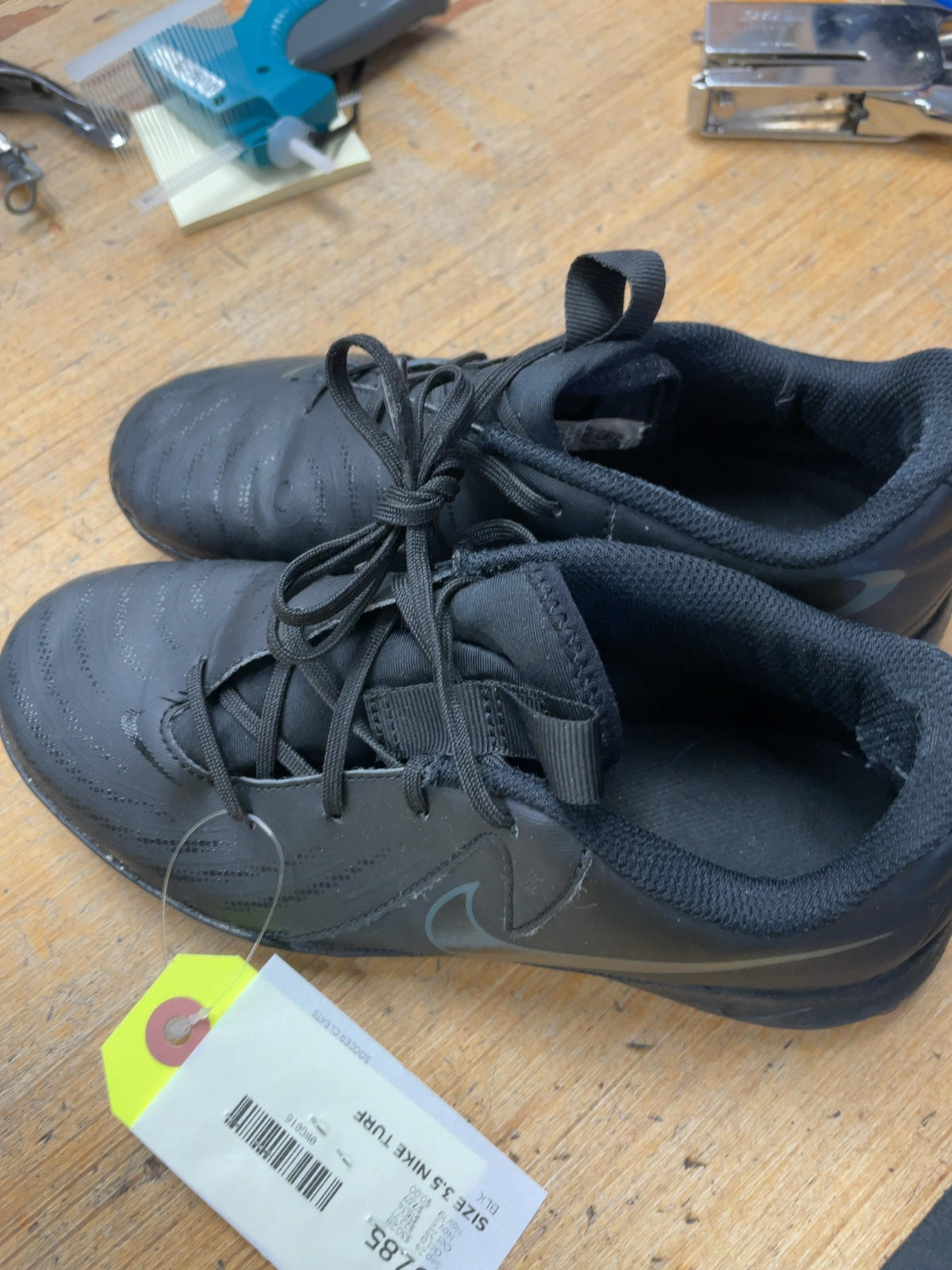 Nike Turf Size 3.5 Black Soccer Cleats