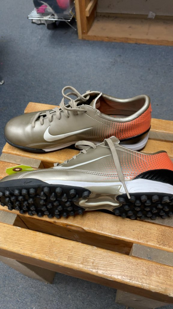 Nike Turf Soccer Cleats Gold/Orange Size 10.5