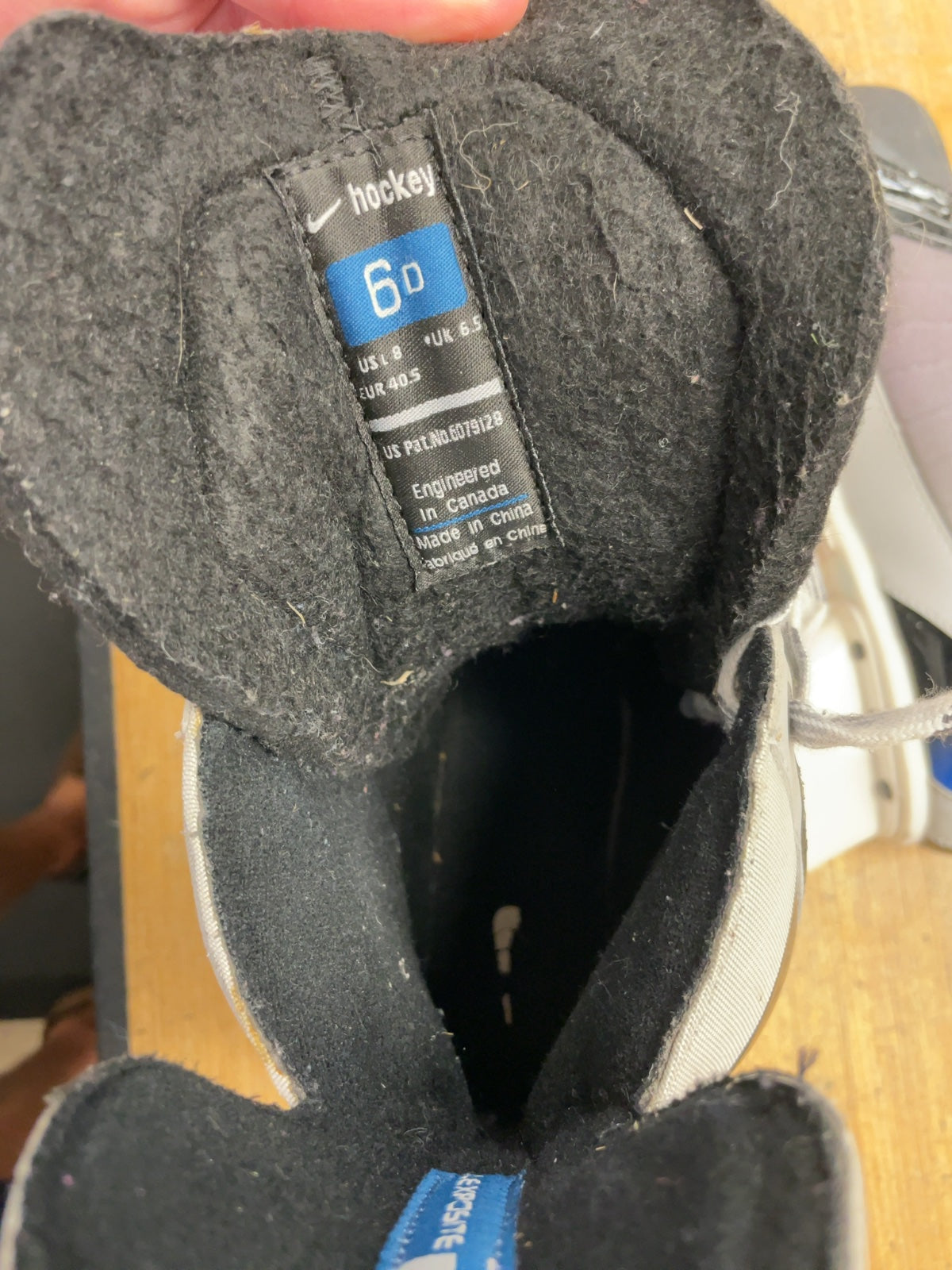 Nike V4 Size 6D Hockey Skates
